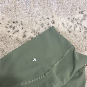 Lululemon Palm Court Leggings 25inch size 6